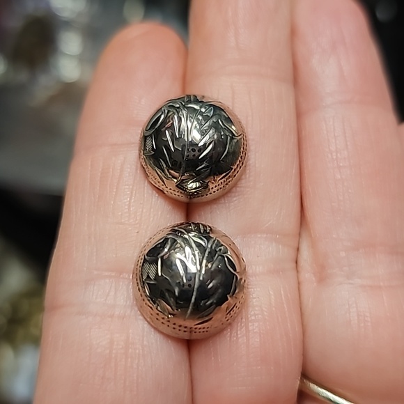 Sterling Silver Engraved Puff Round Stud Earring .925 - Picture 5 of 7